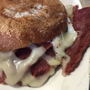 Corned beef sandwich, but on a roll not rye.