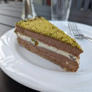 Pistachio chocolate cake