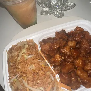 Veg Fried Rice w/ General Tso Chicken &amp; Rum Based Suicide Pina Colada Frozen Drink (Alcoholic). Amazing drink!