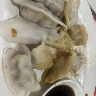 Steamed wontons