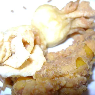 food, chicken wings and fried chicken