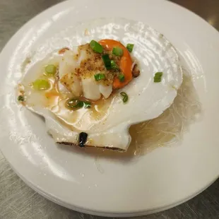 Fresh scallop with vermicelli