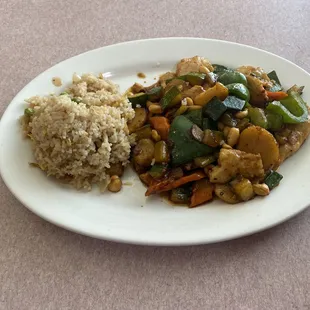 Kung Pao chicken luncheon special.