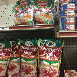 Filipino based spaghetti....sauce in a bag. Famous Filipino food chain jollibee specializes in their sweeter based spag sauce!