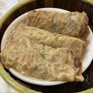 Soup with Dry Scallop Puffed Pork Skin