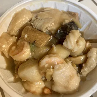 Braised Seafood Tofu Clay Pot