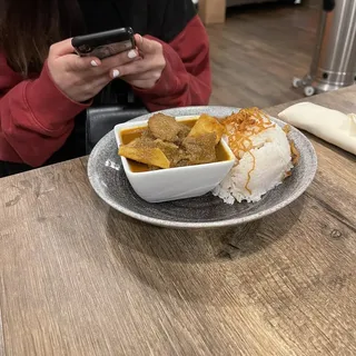 Burmese Beef Curry With Potatoes