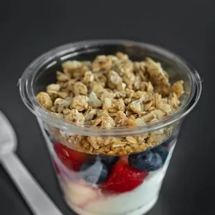 Parfait - Vanilla yogurt, fruit &amp; low-fat granola cereal