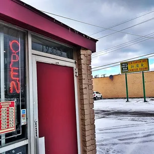 closed sign in window