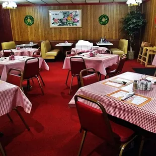 Step into 1970&apos;s dark paneling dining room