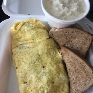 Farmers Omelet with Grits