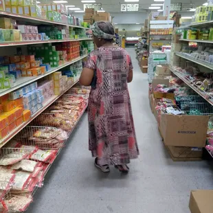 There is a tea for everything in here! Mama checking it out!