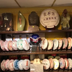 a variety of tea cups and saucers