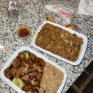 House Lo Mein