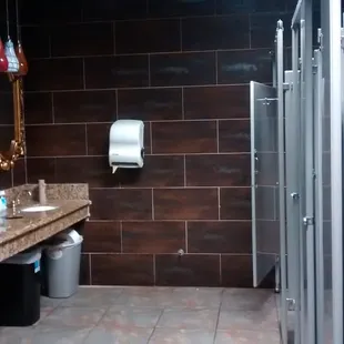 Beautiful spacious bathroom.