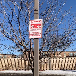 Parking sign in south end of Arbylot