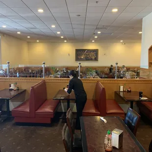 sushi and sashimi, interior