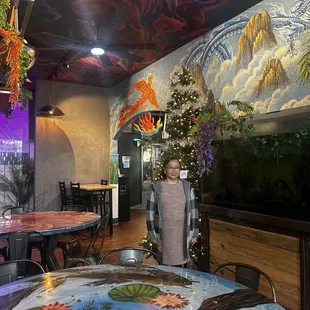 Setting is very artistic.