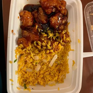 General Tso&apos;s Chicken Special Combination Plate