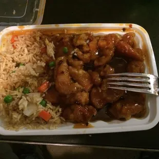 General Tso&apos;s chicken and fried rice