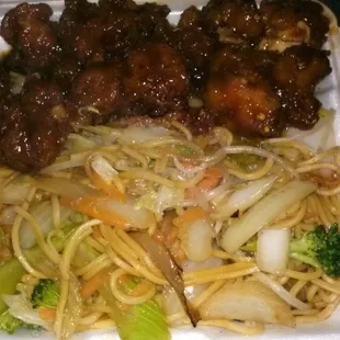 General Tso&apos;s Chicken with Vegetable Lo Mein - All Day Special