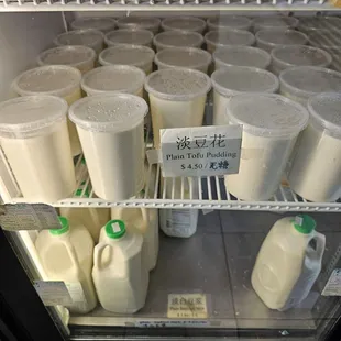Fresh soy milk, tofu pudding