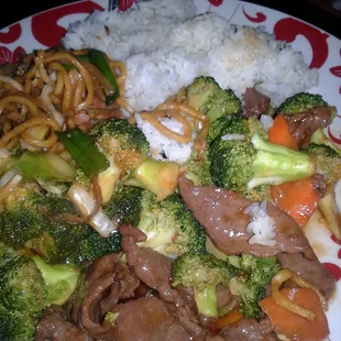 Beef brocolli n lo mein