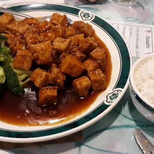 HUGE portion of general tsos tofu