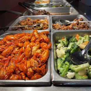 Crawfish, Mixed Vegetables, Garlic Chicken, &amp; General's Tso's Chicken.