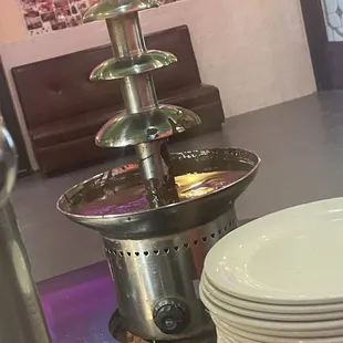 "chocolate fountain" more like dirty fountain.