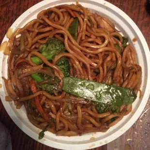 Vegetable lo mein