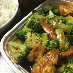 Broccoli in Brown Sauce made Spicy Hot + Tofu added. No soggy broccoli here!