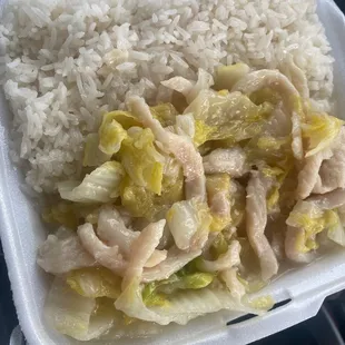 Chicken chow mein lunch special
