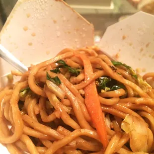 Vegetable lo mein- pretty good!