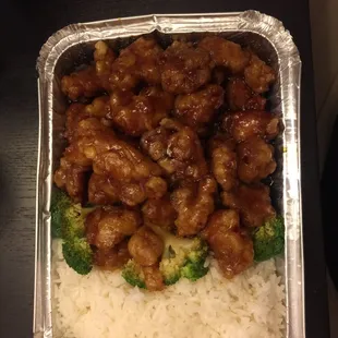 General Tso Chicken, combo with white rice.
