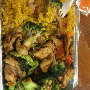 Chicken&amp; broccoli combo with pork fried rice. Egg roll not pictured *