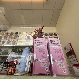 Menus at main counter! And yes the owner speaks Spanish!  Se habla Español