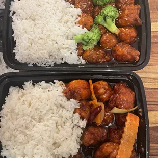 Lunch size seasame chicken and general tso's chicken