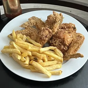 chicken, chicken wings, fried chicken, chicken wings and fried chicken, poultry, bbq wings, fried chicken wings, bbq chicken, food