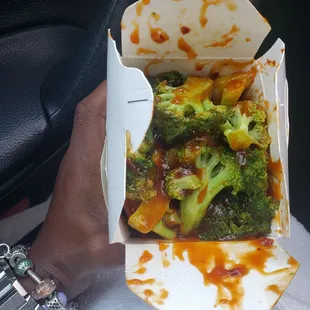 Small broccoli with garlic sauce