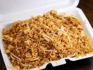 Mui's Carryout