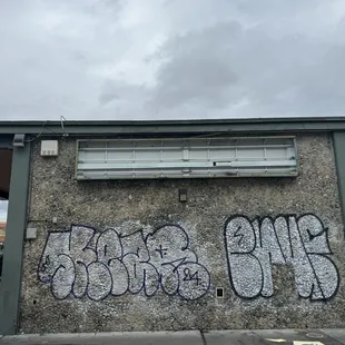 New China Station has closed and removed their business sign.