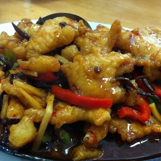 Fish Fillet with Garlic Sauce on Sizzling Plate