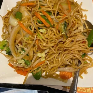 Vegetales chow mein.