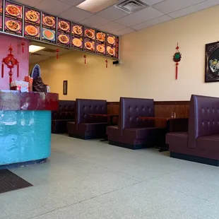 the interior of a chinese restaurant