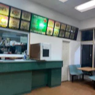 the inside of a fast food restaurant