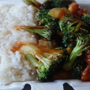 Shrimp with broccoli
