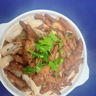 Steamed Chicken Feet with Rice Noodle