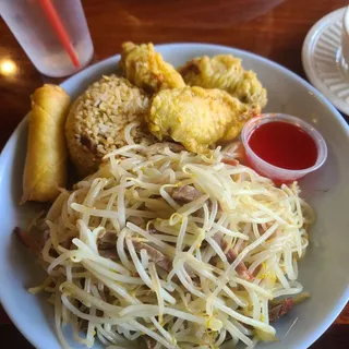 Pork Chow Mein with Bean Sprouts