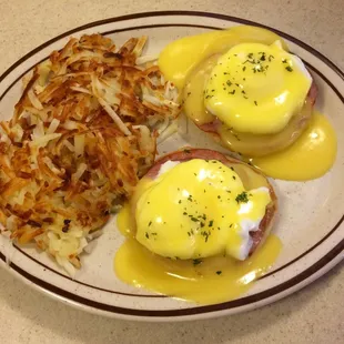 Classic eggs Benedict